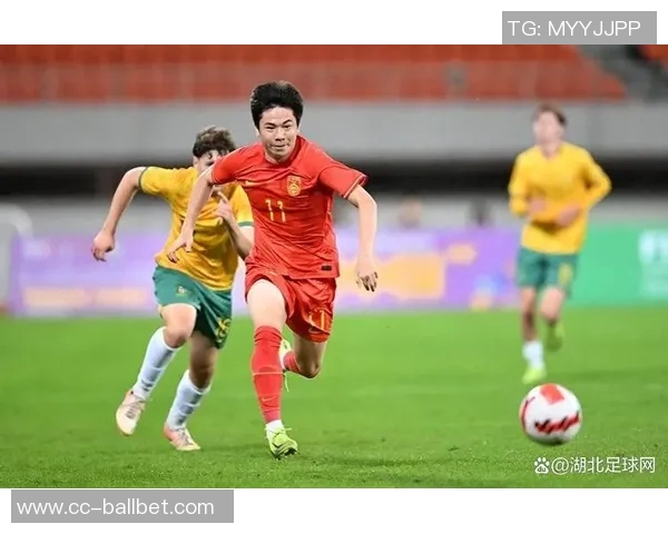 山东U20队表现出色杜月徵险些破门上半场战平上海U20队0比0