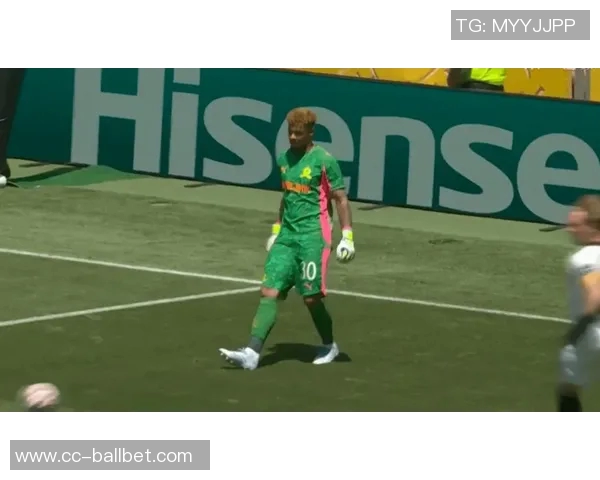 安塞尔米诺精彩头球破门助多特在第41分钟取得领先